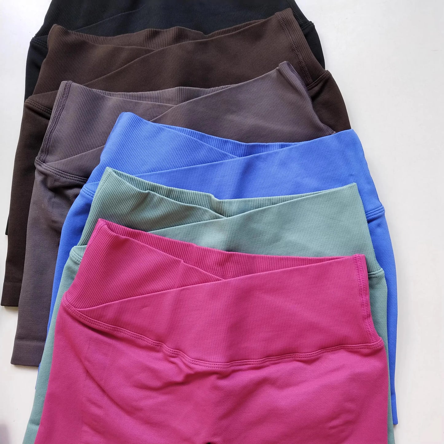 Two-Piece high quality workout Set - Bra + High-Waist Peach scrunch Shorts